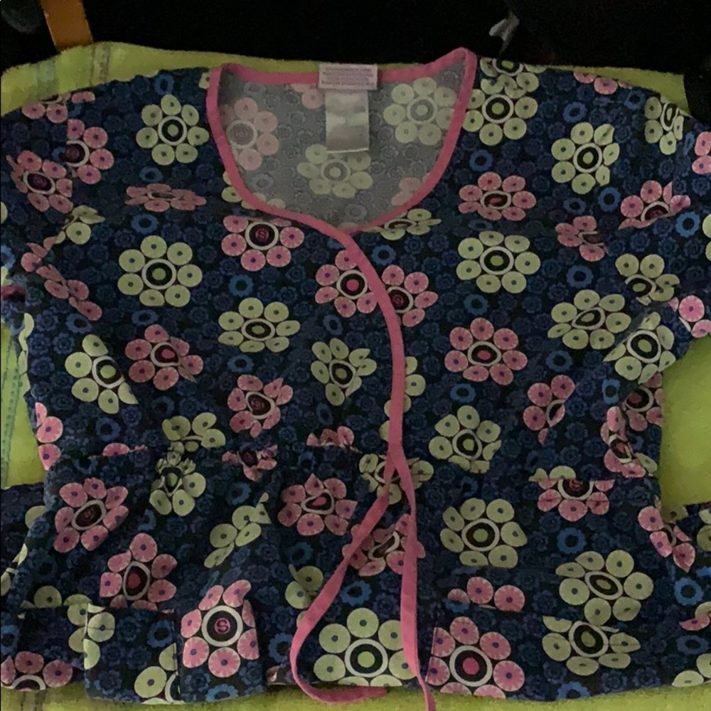 Women’s scrub top